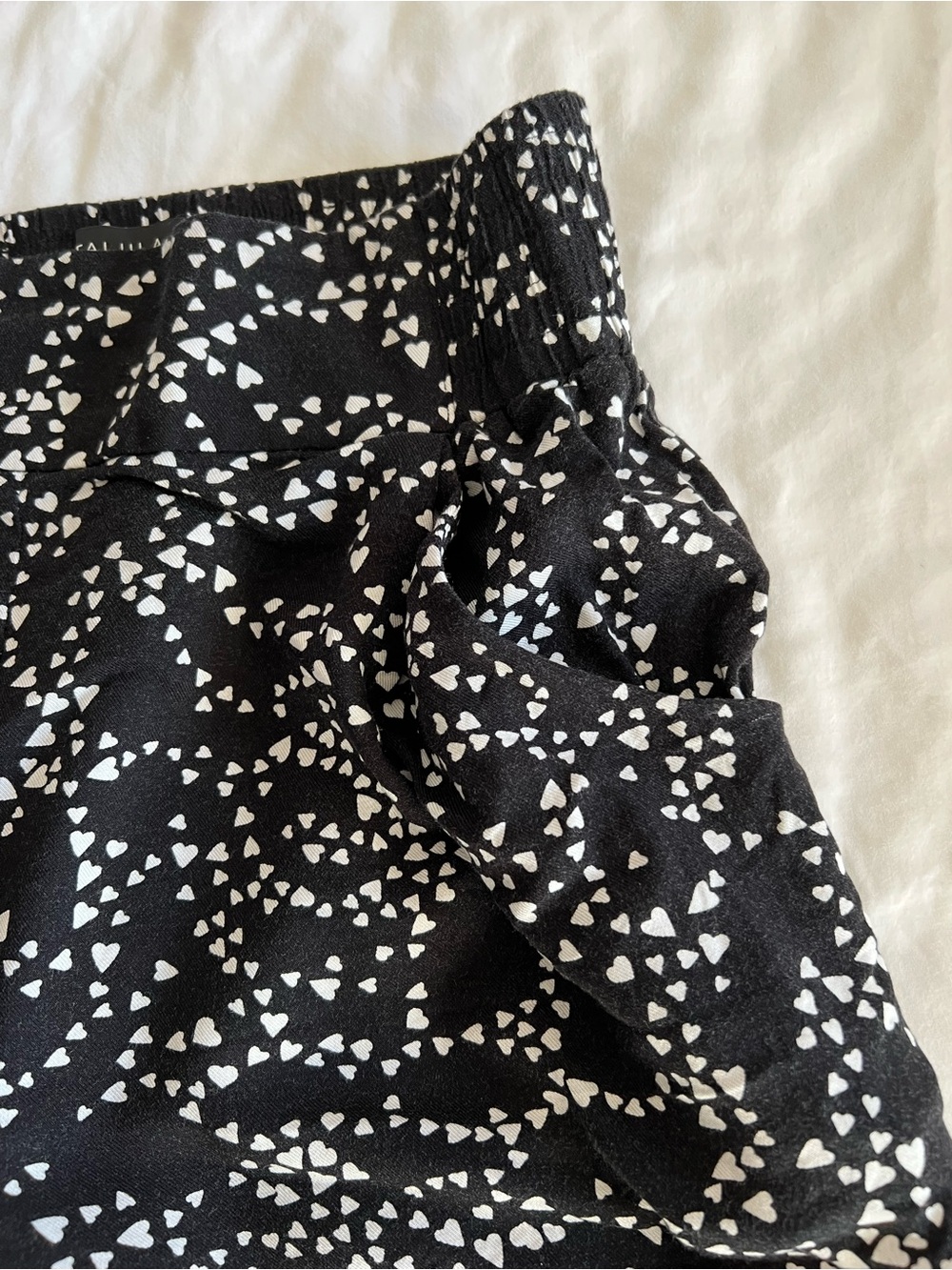 Aritzia Talula Heart Shorts - Picture 4 of 15